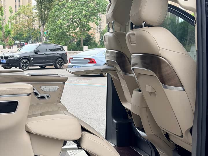 Фото 11 - Mercedes-Benz V-Class