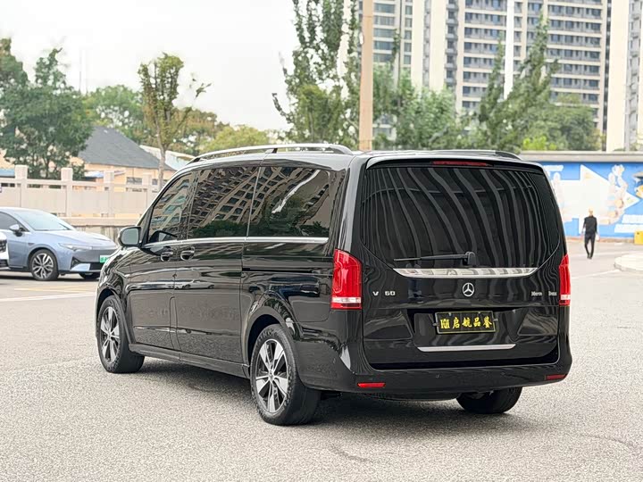 Фото 12 - Mercedes-Benz V-Class