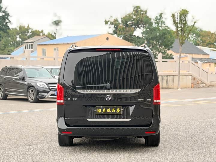 Фото 13 - Mercedes-Benz V-Class