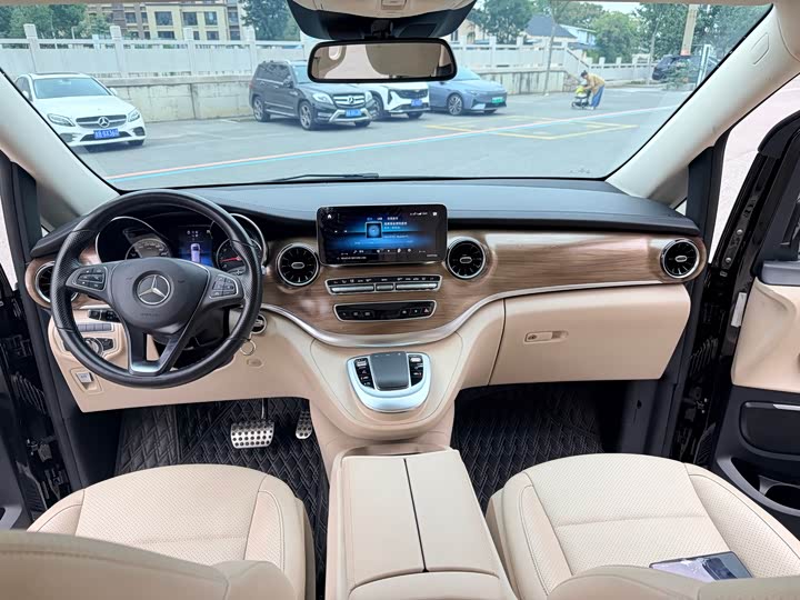 Фото 4 - Mercedes-Benz V-Class