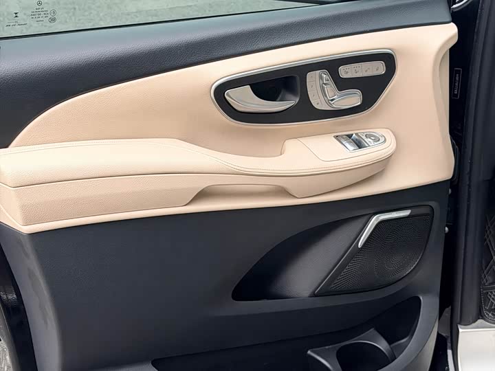 Фото 5 - Mercedes-Benz V-Class