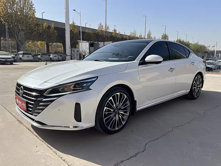 Фото 1 - Nissan Teana