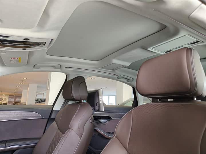 Фото 13 - Audi A8