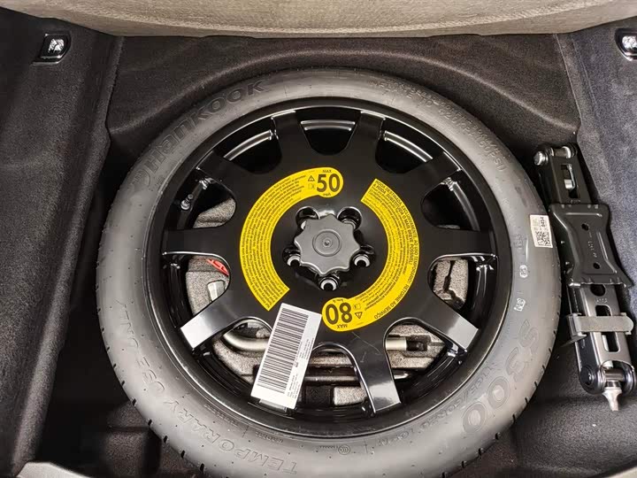 Фото 19 - Audi A8