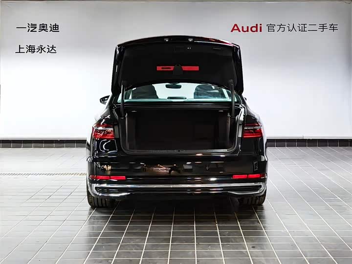 Фото 6 - Audi A8