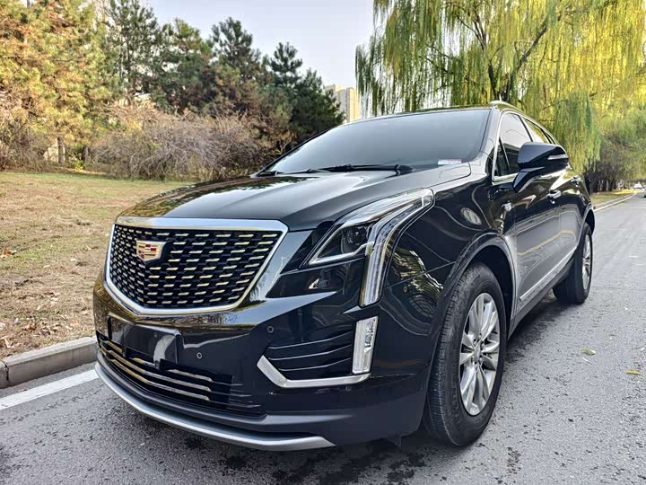 Фото 1 - Cadillac XT5