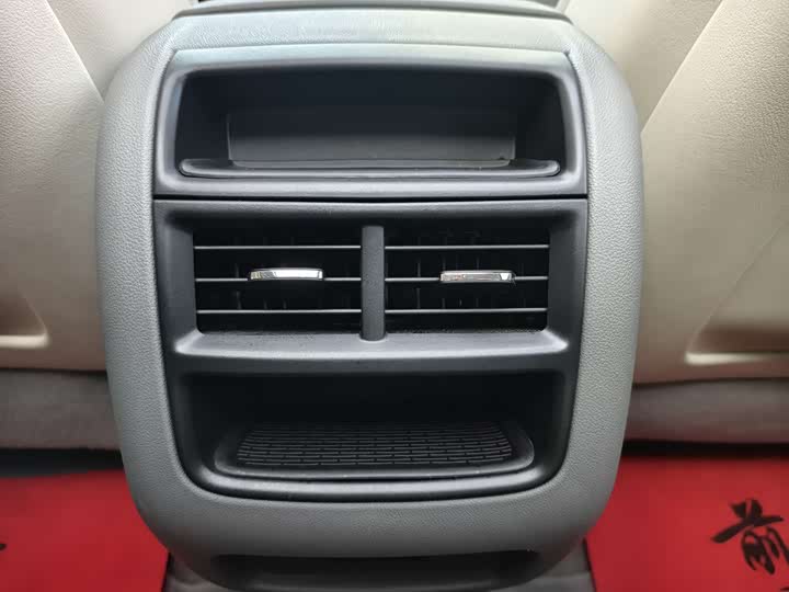 Фото 16 - Cadillac XT5