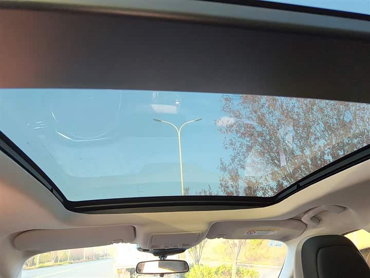 Фото 18 - Ford Escape