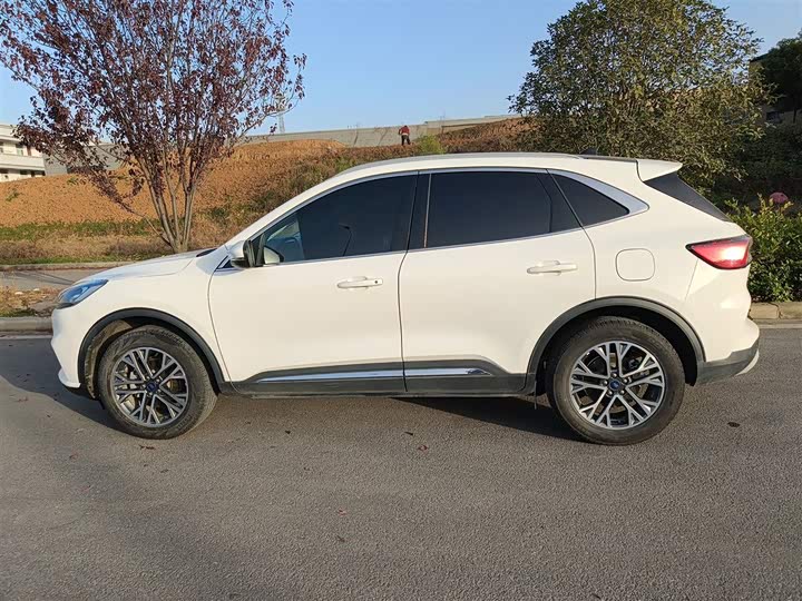 Фото 5 - Ford Escape