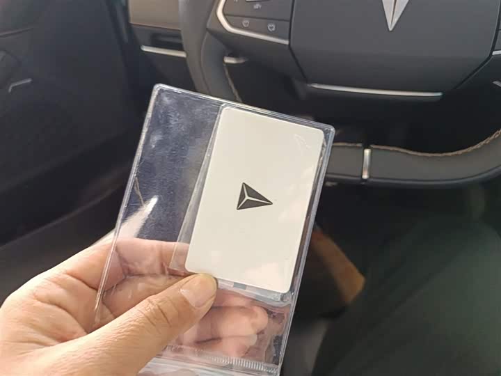 Фото 11 - Changan Deepal SL03