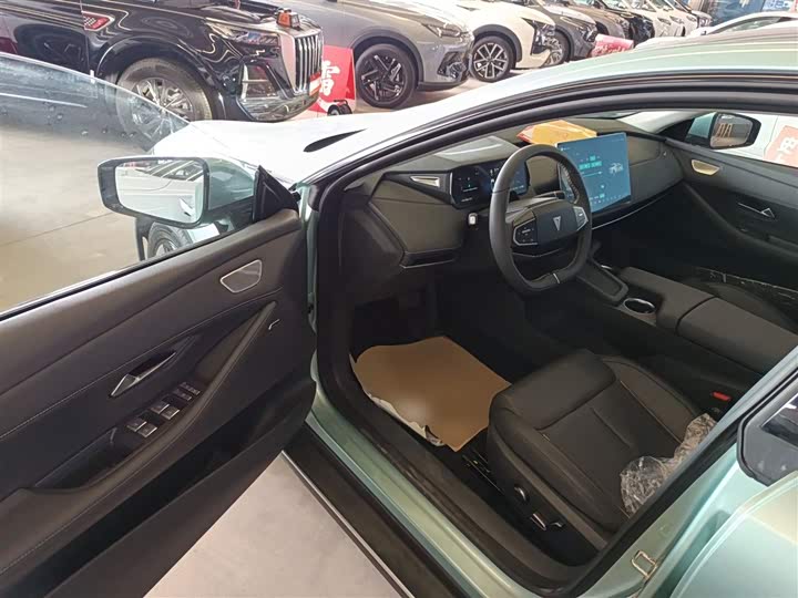 Фото 13 - Changan Deepal SL03