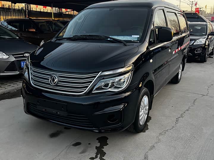 Фото 1 - Dongfeng Forthing Lingzhi M5