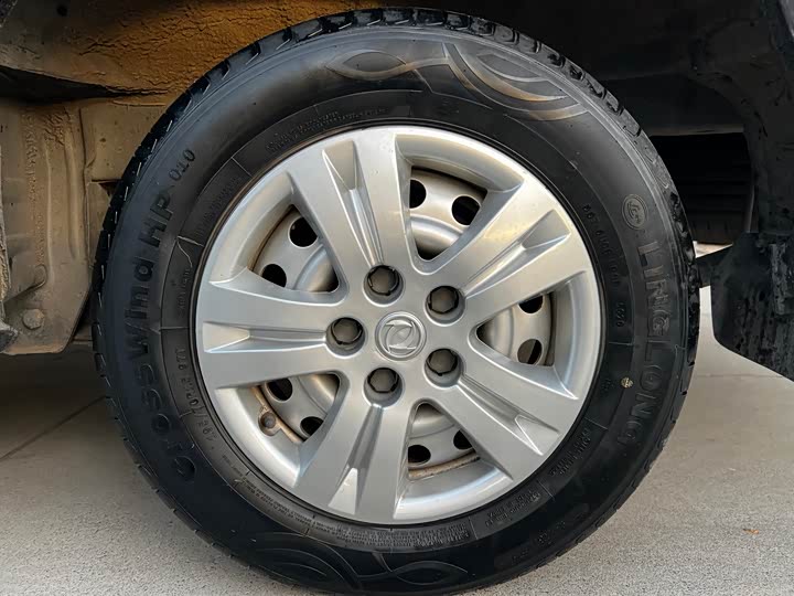 Фото 12 - Dongfeng Forthing Lingzhi M5