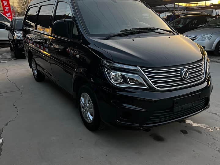Фото 2 - Dongfeng Forthing Lingzhi M5
