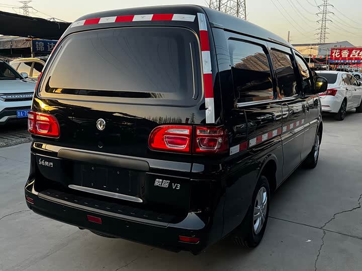 Фото 6 - Dongfeng Forthing Lingzhi M5