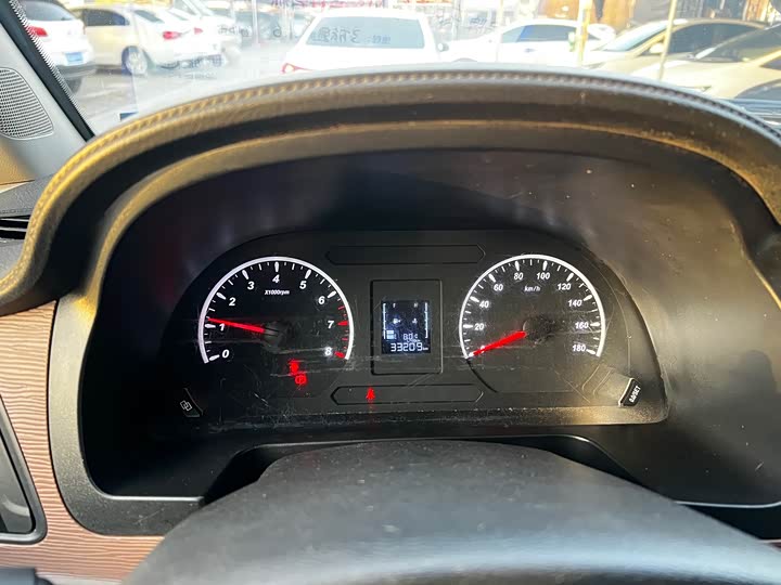 Фото 9 - Dongfeng Forthing Lingzhi M5