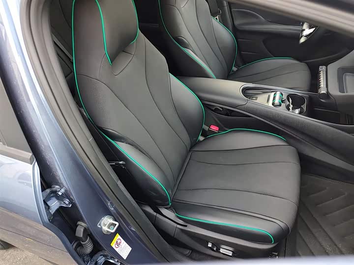 Фото 25 - BYD Dolphin