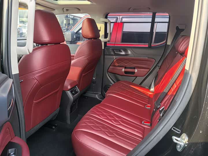 Фото 10 - Tank 300