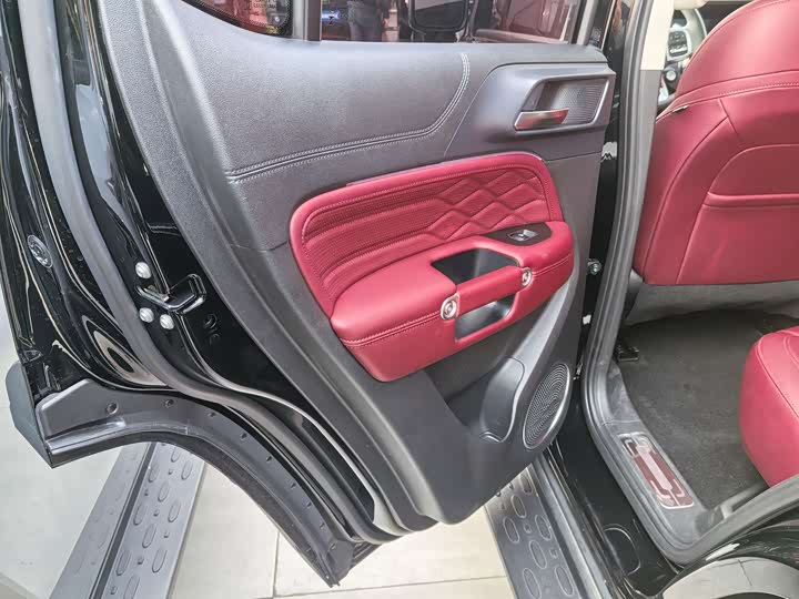 Фото 11 - Tank 300