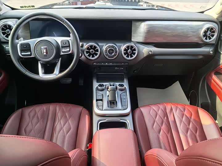 Фото 12 - Tank 300