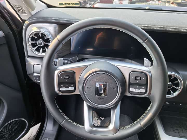 Фото 8 - Tank 300