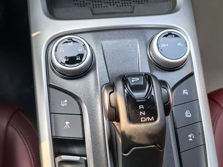 Фото 9 - Tank 300