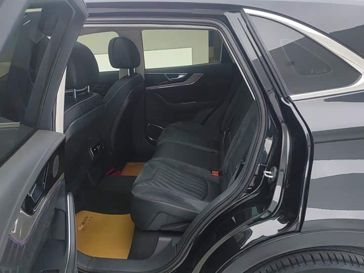 Фото 11 - Hongqi HS5