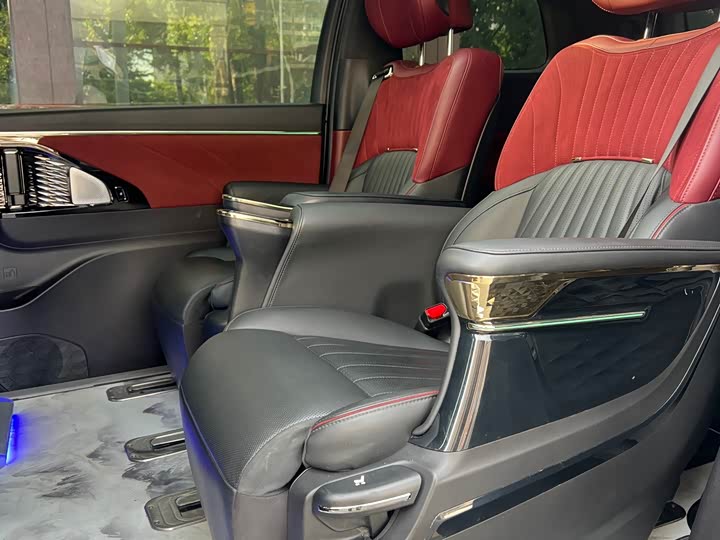 Фото 11 - GAC Trumpchi M8