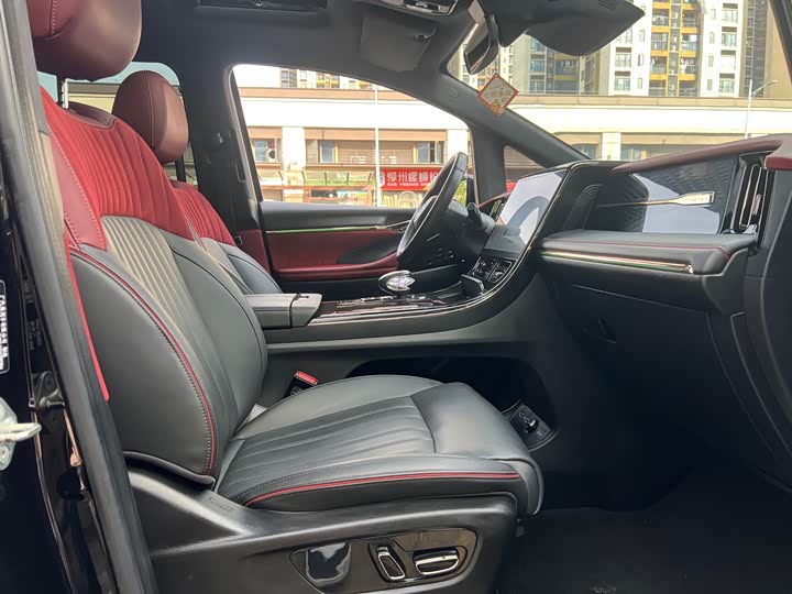 Фото 9 - GAC Trumpchi M8