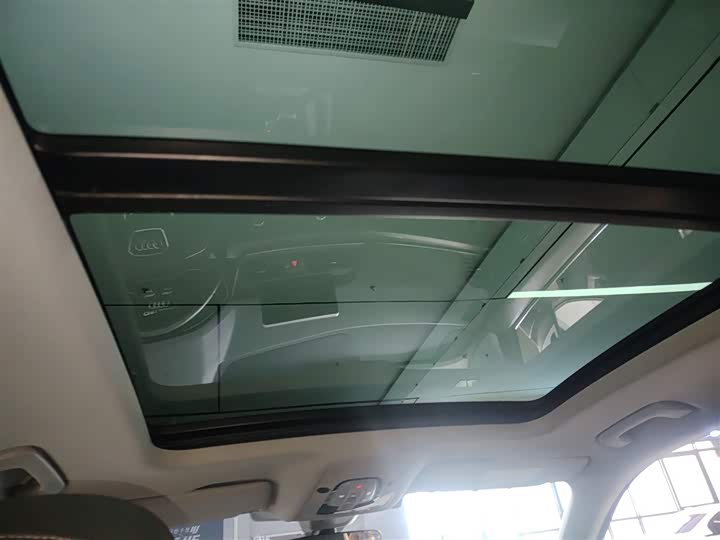 Фото 18 - Audi Q5L