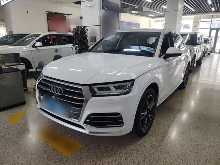 Фото 2 - Audi Q5L