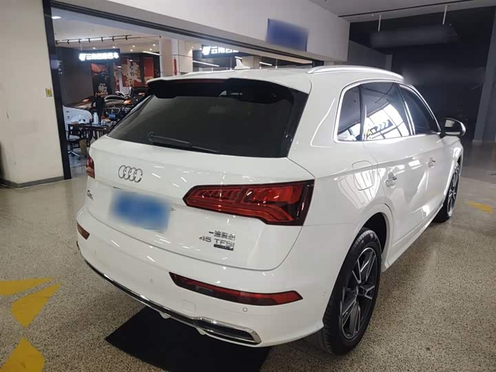 Фото 7 - Audi Q5L