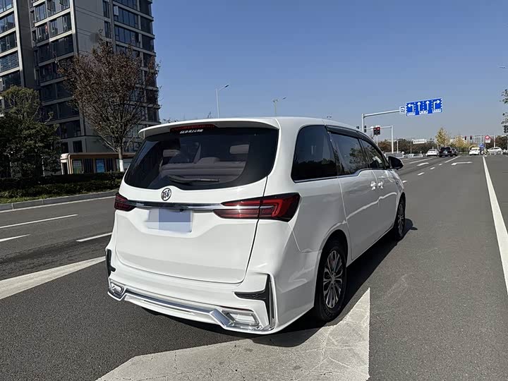 Фото 13 - Buick GL8 ES