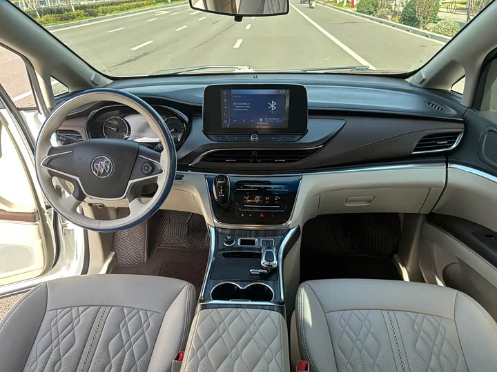 Фото 6 - Buick GL8 ES