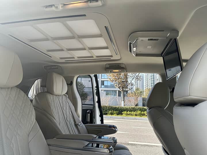 Фото 9 - Buick GL8 ES