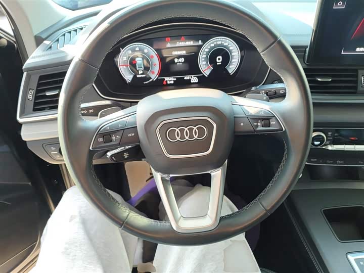 Фото 11 - Audi Q5L