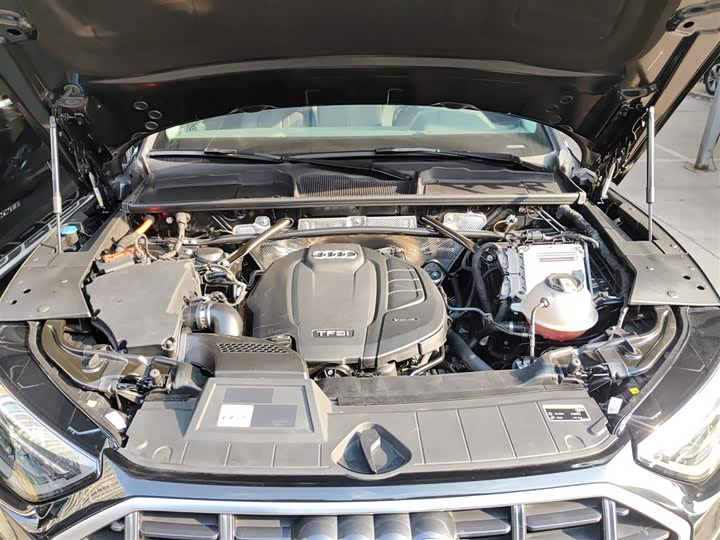 Фото 20 - Audi Q5L