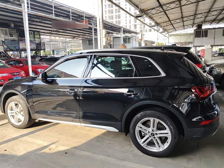 Фото 5 - Audi Q5L