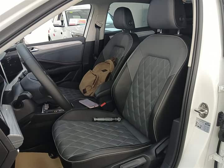 Фото 15 - Volkswagen Sagitar L