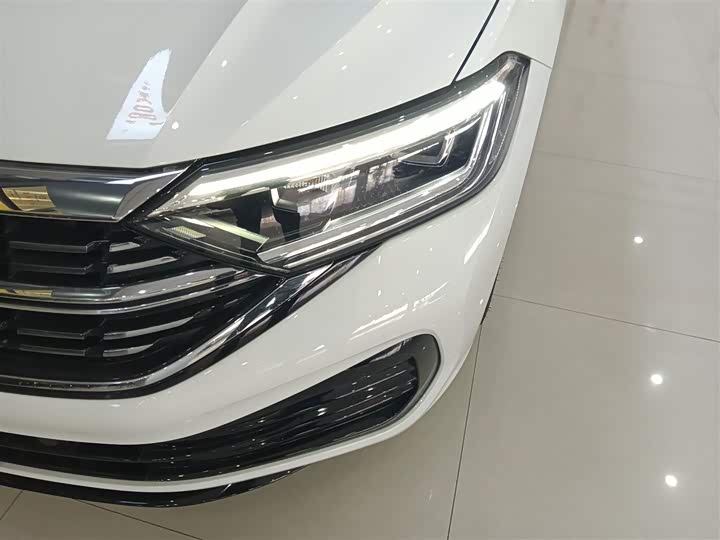 Фото 24 - Volkswagen Sagitar L