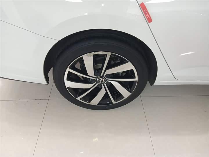 Фото 26 - Volkswagen Sagitar L