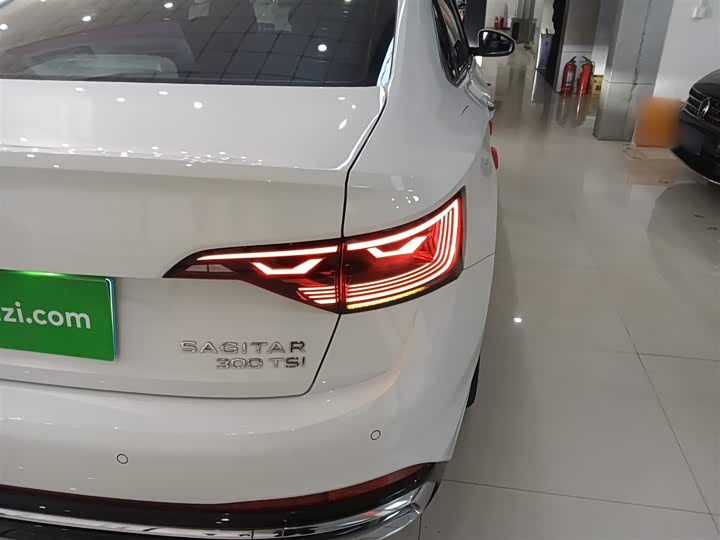 Фото 8 - Volkswagen Sagitar L