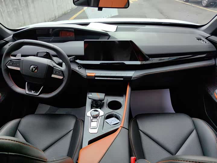 Фото 14 - Changan UNI-V