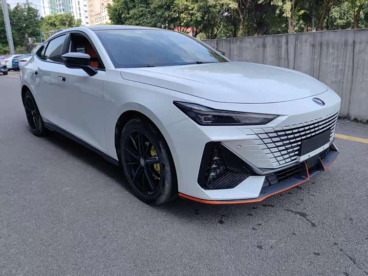 Фото 3 - Changan UNI-V