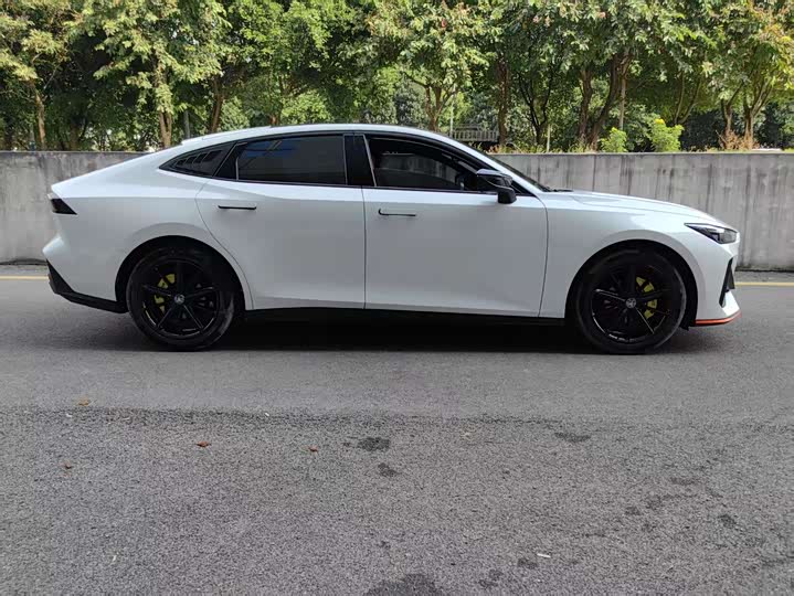 Фото 7 - Changan UNI-V