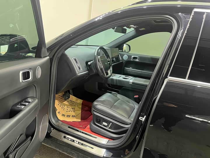 Фото 13 - LiXiang L6