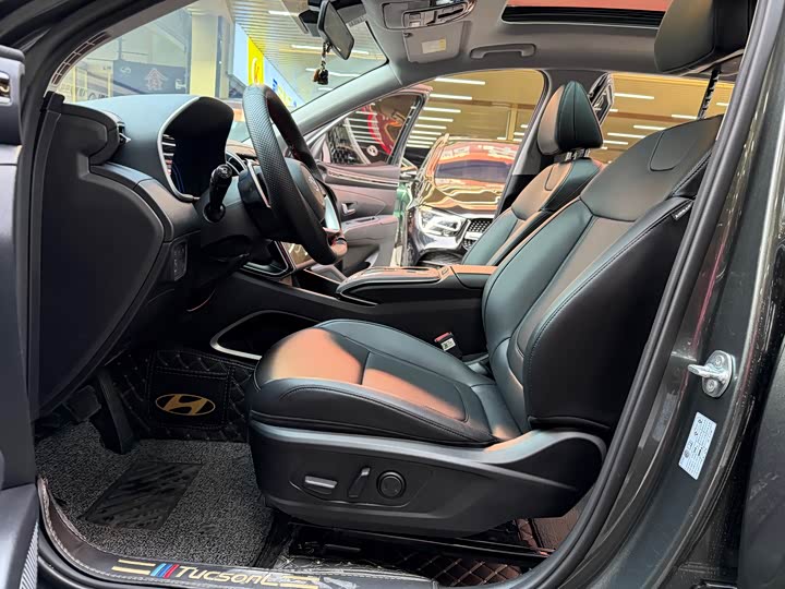 Фото 9 - Hyundai Tucson L