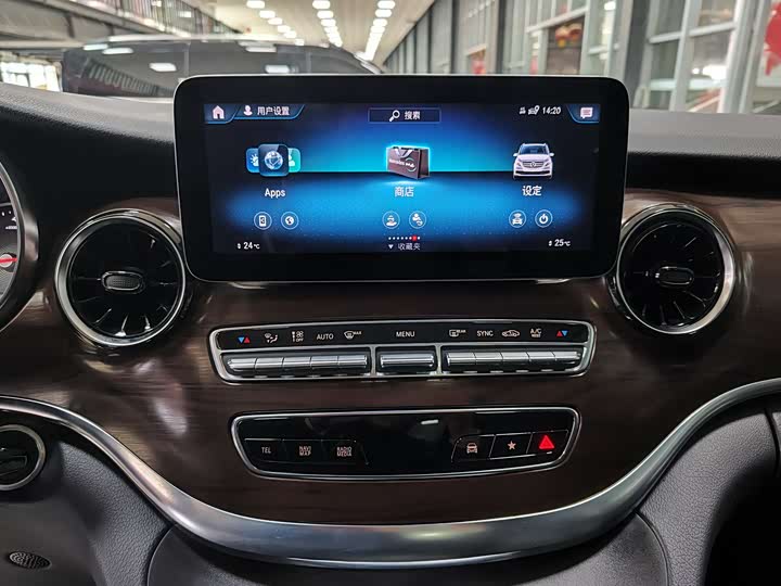 Фото 16 - Mercedes-Benz V-Class