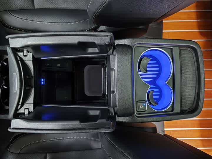 Фото 17 - Mercedes-Benz V-Class