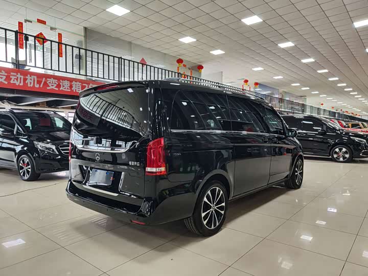 Фото 29 - Mercedes-Benz V-Class